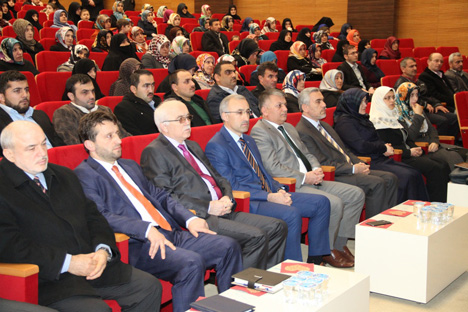 rizede-aile-okulu-seminerleri-basladi-7.jpg rizede-aile-okulu-seminerleri-basladi-7.jpg