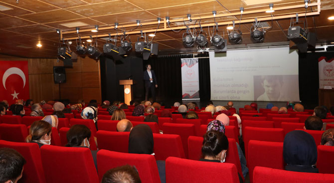 rizede-aile-ve-cocuk-semineri-yogun-ilgi-gordu-10.jpg