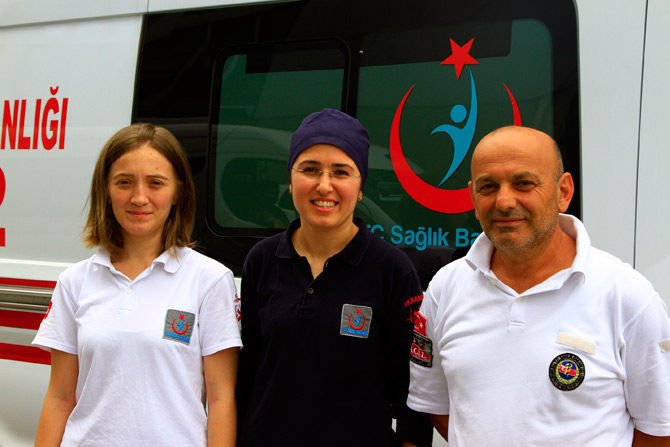 rizede-ambulans-soforu-bogulan-genci-kurtardi1.jpg