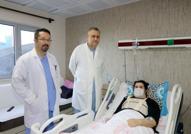 rizede-aort-damari-yirtilan-ayse-ogretmen-suni-damarla-yeniden-hayata-tutundu-2.jpg