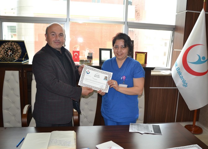 rizede-basarili-saglik-personellerine-‘basari-belgesi’-verildi-(3).jpg