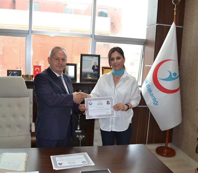 rizede-basarili-saglik-personellerine-‘basari-belgesi’-verildi-(4).jpg