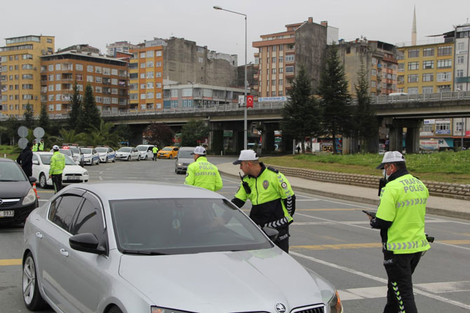 rizede-bayram-oncesi-trafik-denetimi-yapildi-001.jpg