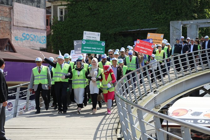 rizede-belediye-halk-elele-temiz-cevre-icin-yuruduler-(5).jpg