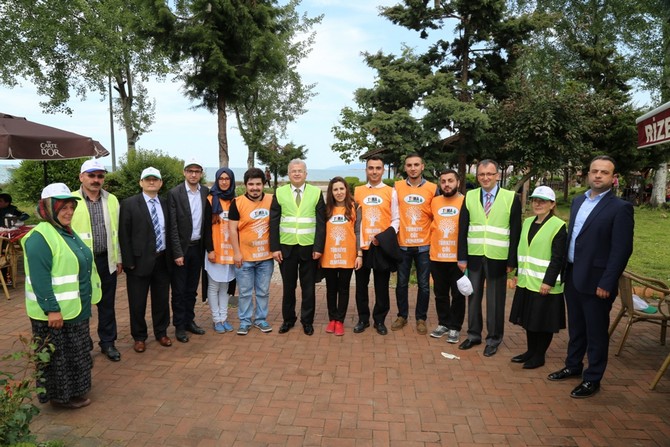 rizede-belediye-halk-elele-temiz-cevre-icin-yuruduler-(9).jpg