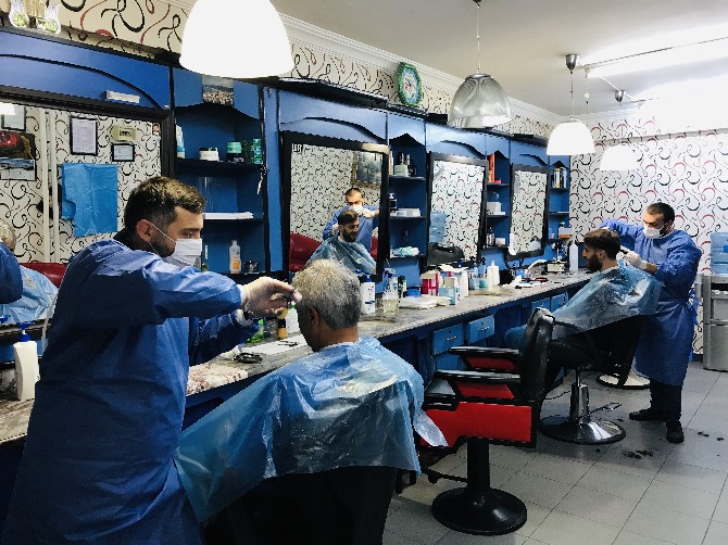 rizede-berber,-kuafor-ve-guzellik-salonlari-yeniden-faaliyete-gecti-(1).jpg