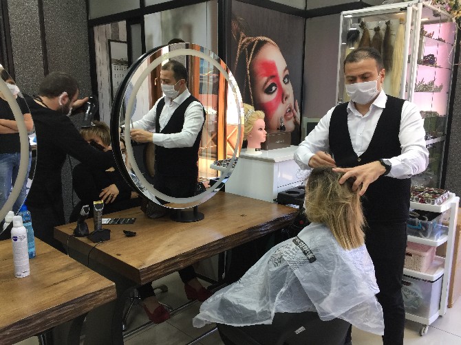 rizede-berber,-kuafor-ve-guzellik-salonlari-yeniden-faaliyete-gecti-(6).jpg