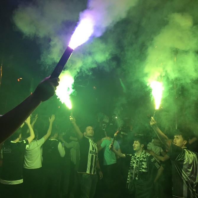 rizede-besiktasin-sampiyonlugunu-kutladilar-(1).jpg
