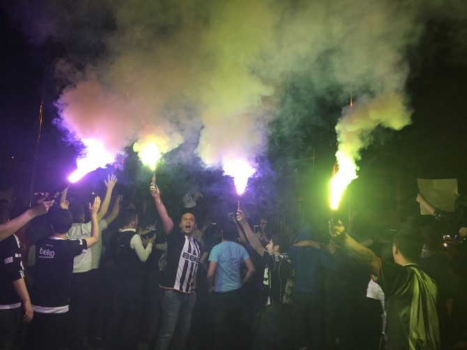 rizede-besiktasin-sampiyonlugunu-kutladilar-(2).jpg