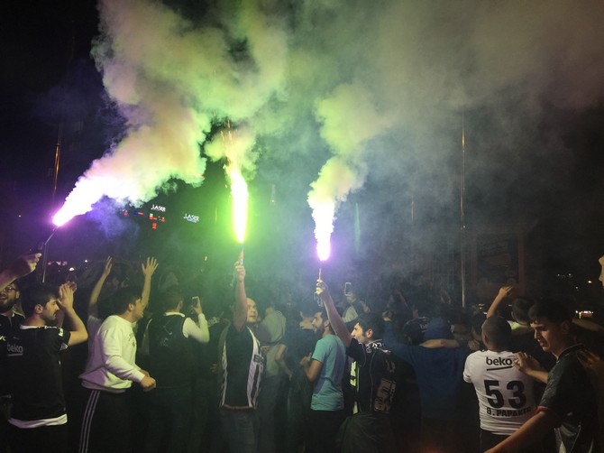 rizede-besiktasin-sampiyonlugunu-kutladilar-(3).jpg