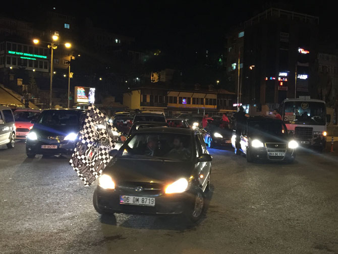 rizede-besiktasli-taraftarlarin-sampiyonluk-coskusu2.jpg