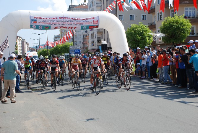 rizede-bisiklet-yarisi-heyecani-yasandi-(3).jpg