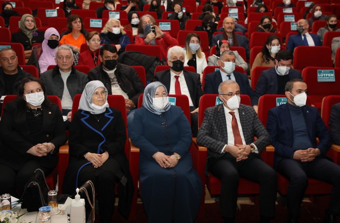 rizede-bu-sehrin-kadinlari-anadolu-bulusmalari-paneli-duzenlendi-2.jpg
