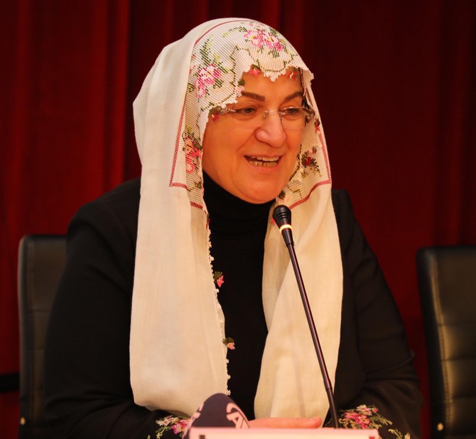 rizede-bu-sehrin-kadinlari-anadolu-bulusmalari-paneli-duzenlendi-3.jpg