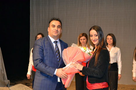 rizede-canakkale-57.-alay-sahnelendi-55.jpg rizede-canakkale-57.-alay-sahnelendi-55.jpg