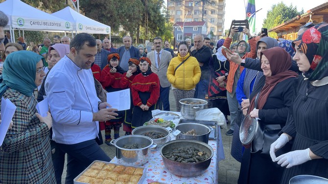 rizede-cayeli-kultur-doga-ve-gastronomi-festivali-kapsaminda-yoresel-yemek-yarismasi-duzenlendi-3.jpg