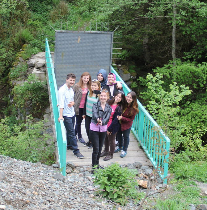 rizede-cevre-dusmanlarini-koprudeki-demir-kapi-da-durduramadi-3.jpg rizede-cevre-dusmanlarini-koprudeki-demir-kapi-da-durduramadi-3.jpg