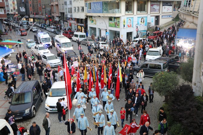 rizede-cumhuriyetin-kurulusunun-99-yildonumu-ve-29-ekim-cumhuriyet-bayrami-coskuyla-kutlandi-7.jpg