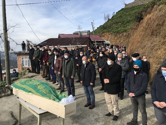 rizede-devrilen-vinc-sepetinden-duserek-hayatini-kaybeden-aslan-yiildizin-cenazesi-topraga-verildi-(1).jpg