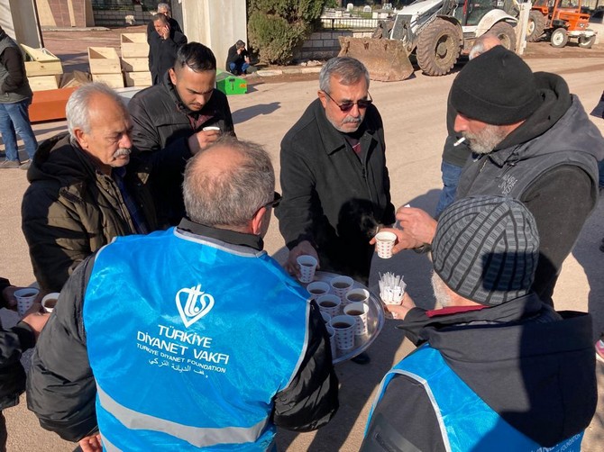 rizede-din-gorevlileri-ve-kuran-kursu-ogreticilerinden-olusan-57-kisilik-gonullu-ekip-kahramanmaras-merkezli-depremlerden-etkilenen-10-il-arasinda-yer-alan-osmaniyede-calismalara-destek-veriyor-19.jpg