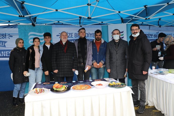 rizede-duzenlenen-hamsi-festivalinde-25-ton-hamsi-ikram-edildi-13-001.jpg