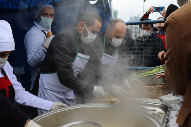 rizede-duzenlenen-hamsi-festivalinde-25-ton-hamsi-ikram-edildi-15.jpg