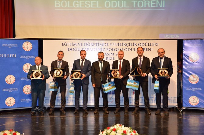 rizede-egitim-ve-ogretimde-yenilikcilik-odulleri-odul-toreni-duzenlendi-(4).jpg