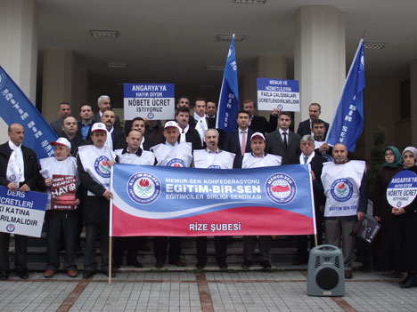 rizede-egitimciler-eylem-yapti-1.jpg rizede-egitimciler-eylem-yapti-1.jpg