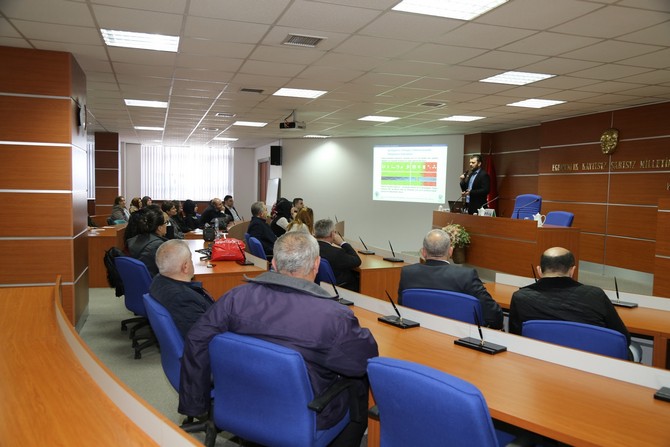 rizede-elektromanyetik-kirlilik-semineri-duzenlendi-(1).jpg
