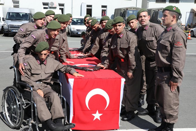 rizede-engellilerin-bir-gunluk-askerlik-heyecani-(2).jpg