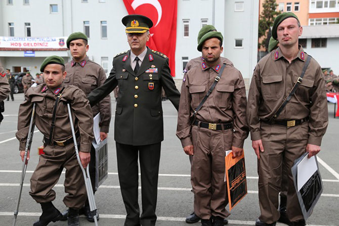 rizede-engellilerin-bir-gunluk-askerlik-sevinci-0.jpg