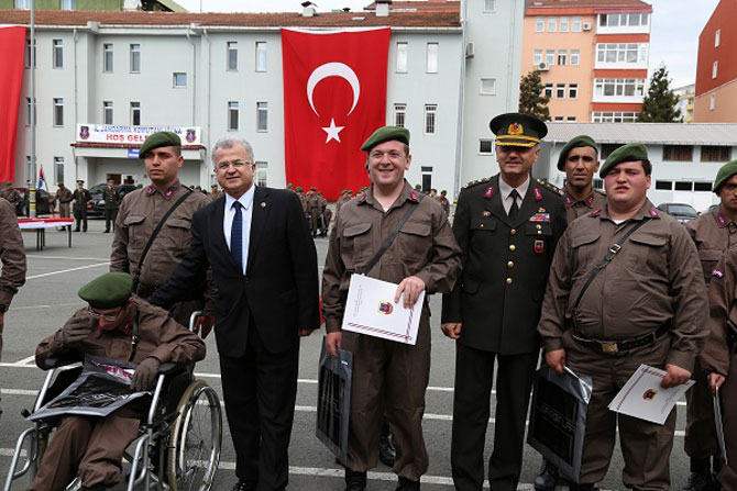 rizede-engellilerin-bir-gunluk-askerlik-sevinci-1.jpg