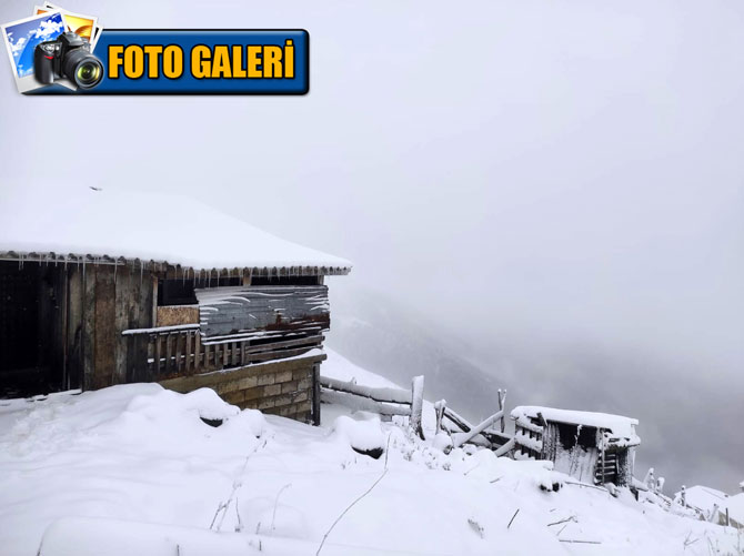 rizede-etkili-olan-soguk-hava-ve-saganagin-ardindan-gece-saatlerinde-yuksek-kesimlerde-kar-yagisi-gorulmeye-baslandi.jpg