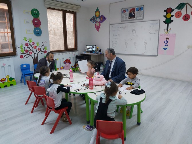 rizede-faaliyet-gosteren-4-6-yas-grubu-kuran-kurslari-hakkinda-aciklamalarda-bulunan-il-muftusu-naci-cakmakci-hedefimiz-ihtiyac-duyulan-her-yere-4-6-yas-grubu-kuran-kursu-acarak-halkimizin-hizmetine-sun.jpg