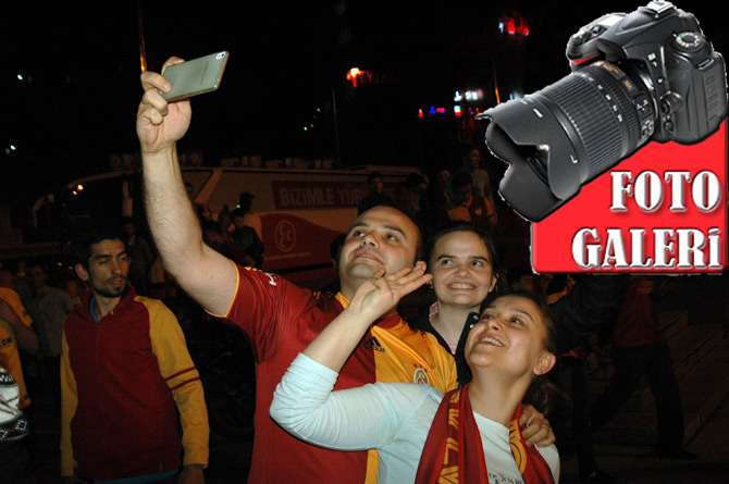 rizede-galatasaray-coskusu-foto-galeri.jpg