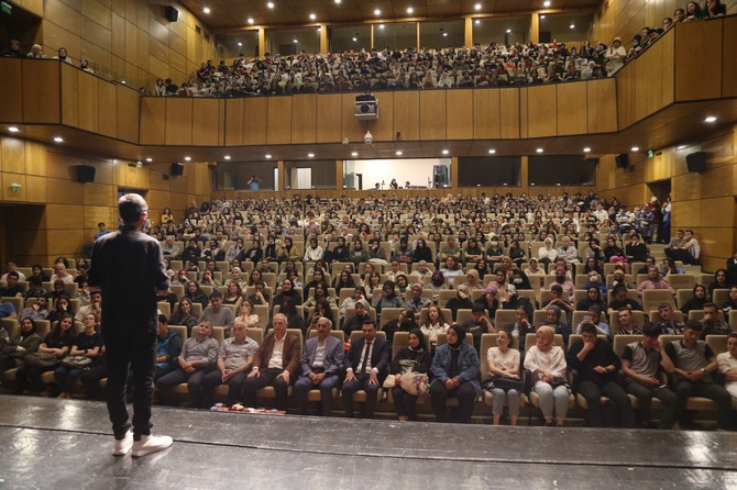rizede-genclik-festivali-gri-koc-semineri-ile-basladi-3.jpg