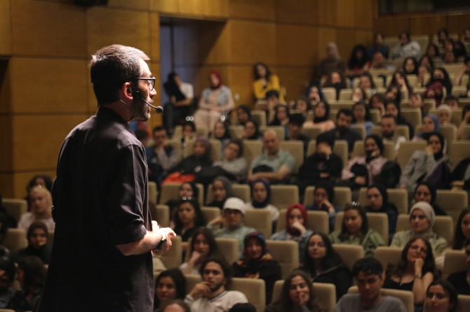 rizede-genclik-festivali-gri-koc-semineri-ile-basladi-4.jpg