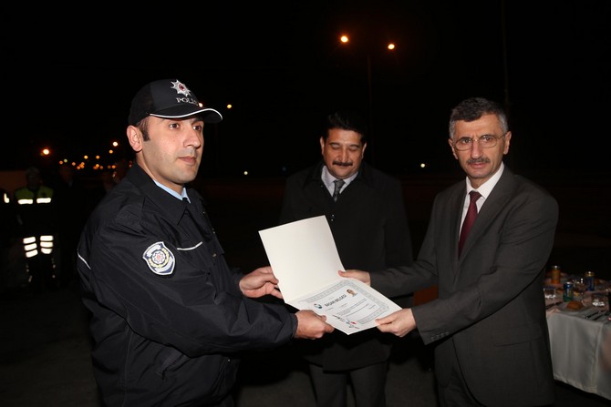 rizede-gorev-basindaki-polislere-basari-belgesi-verildi-(3).jpg
