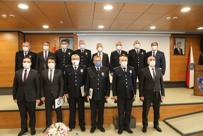 rizede-gorev-yapan-basarili-polislere-belge-verildi-(11).jpg