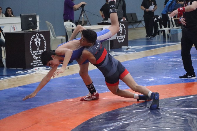 rizede-gures-yildizlar-grup-birinciligi-musabakalari-basladi-4.jpg