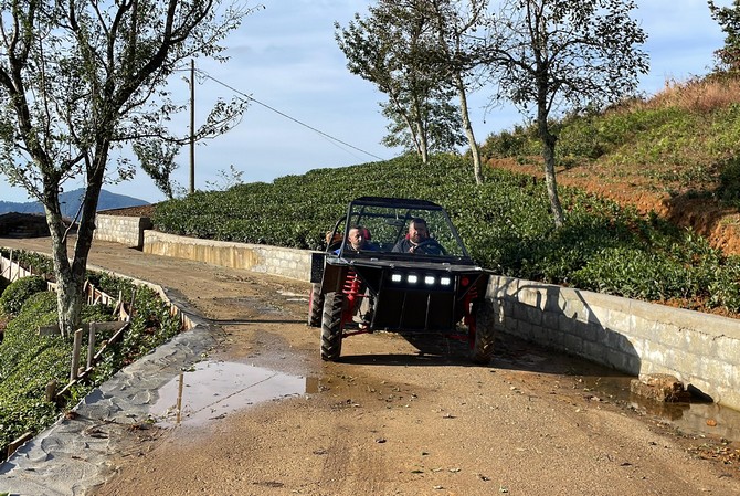 rizede-iki-kardes-ibrahim-ve-emrah-cakar-ile-kaynak-ustasi-arkadaslari-fatih-buyuk-eski-arac-parcalarindan-utv-adi-verilen-arazi-araci-yapti-10.jpg