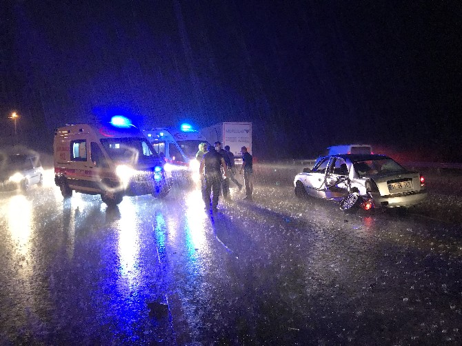 rizede-iki-otomobil-carpisti-1-olu-1-yarali-2.jpg