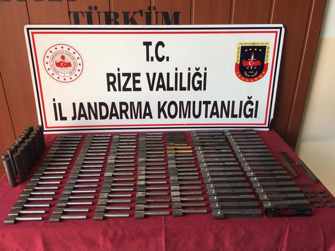 rizede-kacak-silah-atolyesine-operasyon-2-gozalti-(2).jpg