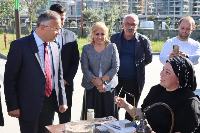 rizede-kadin-kooperatifleri-el-sanatlari-satis-noktasi-acildi-31.jpg