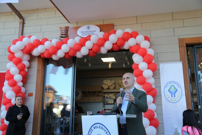 rizede-kadin-kooperatifleri-el-sanatlari-satis-noktasi-acildi-9.jpg