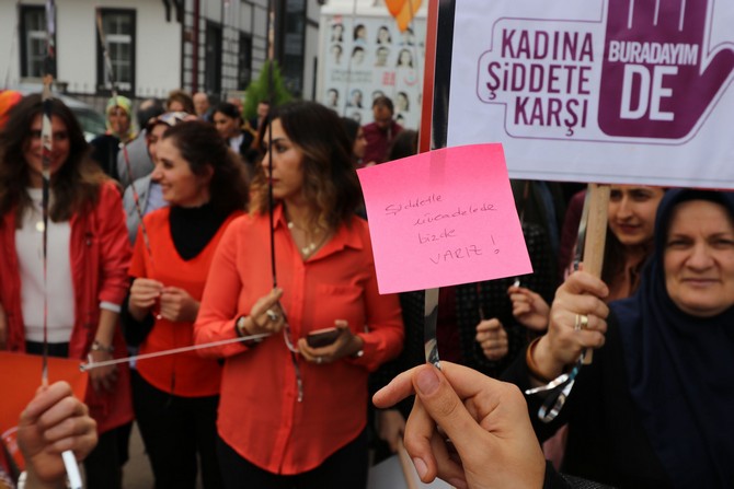 rizede-kadina-yonelik-siddete-mucadele-icin-“turuncu-balon”-ucurdular-(2).jpg