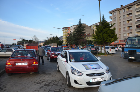 rizede-kadinlardan-ilginc-konvoy-2.20150404024635.jpg rizede-kadinlardan-ilginc-konvoy-2.20150404024635.jpg