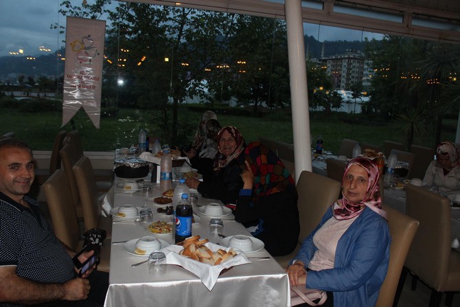 rizede-kanser-hastalarina-motivasyon-iftari-(10).jpg