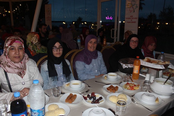 rizede-kanser-hastalarina-motivasyon-iftari-(11).jpg