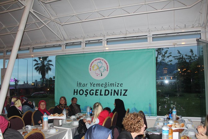 rizede-kanser-hastalarina-motivasyon-iftari-(7).jpg